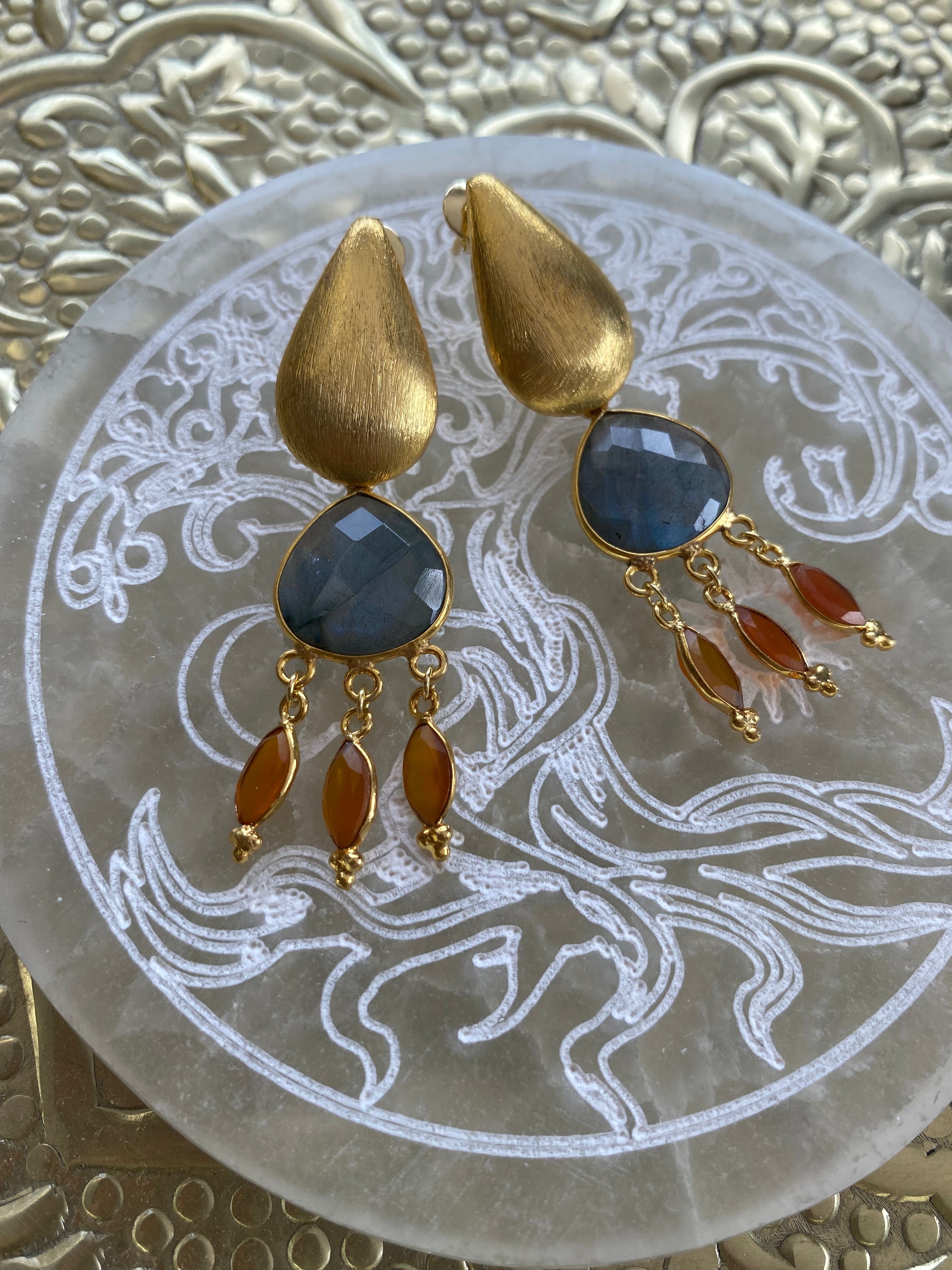 DANA - Boucles d'oreilles Labradorite pampilles & Plaqué Or